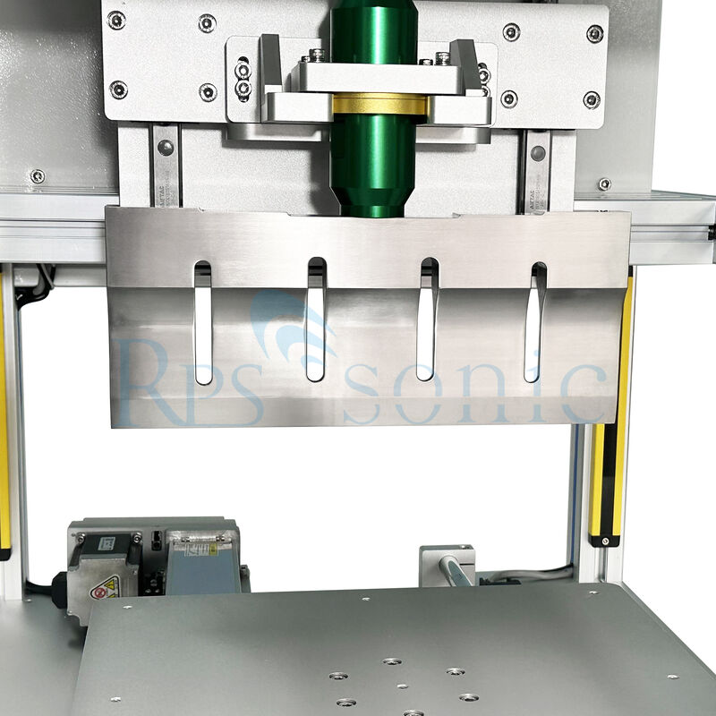 উচ্চ দক্ষ অর্ধ স্বয়ংক্রিয় অতিস্বনক পিষ্টক কাটা সিস্টেম বেকারি মেশিনের জন্য অতিস্বনক ছুরি